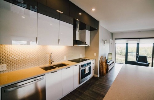 Winnipeg Apartment | Charming 2BR Apt Close to Assiniboine Park and Zoo