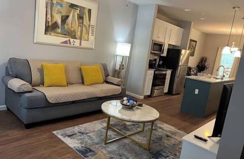 Valdosta Apartment | Charming 2BR Easy Access to VSU, SGMC & Downtown