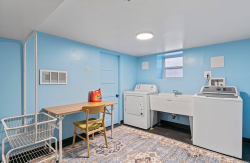 Oak Park House | Charming 2BR Hideaway FLW District-Theater/Games/Laundry/Office/Private Backyard