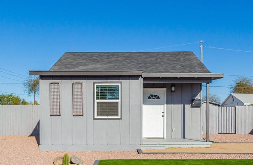 Coronado House | Charming 2BR Home in Phoenix's Historic Dayton Coronado District.