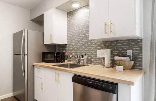South Manchaca House | Charming 2BR Home in South Austin