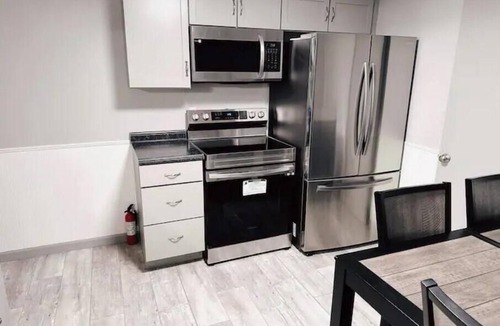 Overland House | Charming 2BR home with a garage