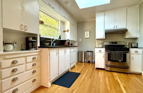 Fair Oaks House | Charming 2BR house/Near Stanford