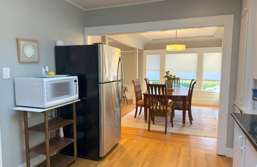 Fair Oaks House | Charming 2BR house/Near Stanford