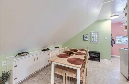 Louisville Apartment | Charming 2BR in Historic Old Town Grocery