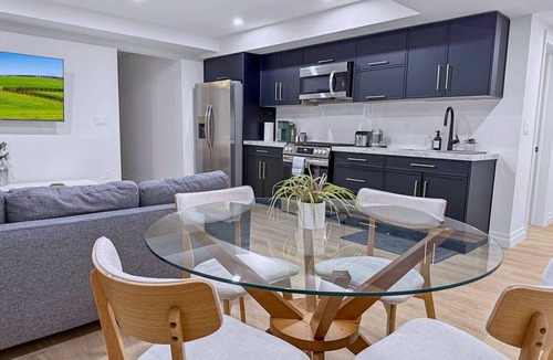 LaSalle House | Charming 2BR LowerSuite in LaSalle w/Private Entry