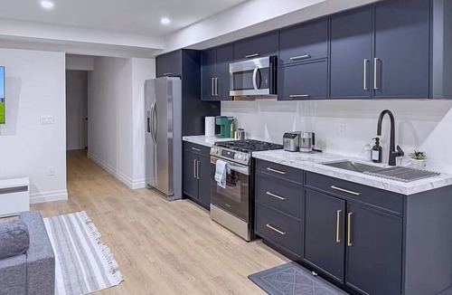 LaSalle House | Charming 2BR LowerSuite in LaSalle w/Private Entry