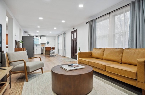 Carlisle House | Charming 2BR Near Fairgrounds and War College!