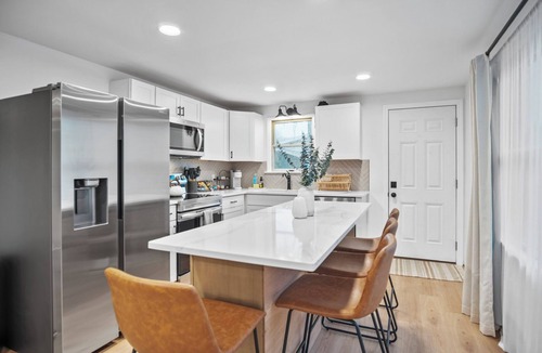 Carlisle House | Charming 2BR Near Fairgrounds and War College!