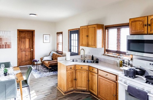 Hackensack Apartment | Charming 2BR Near NYC, MetLife & Hackensack Hosp.