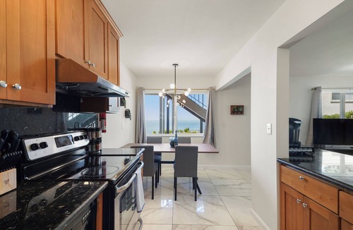 Pacifica Apartment | Charming 2BR Ocean Getaway in Pacifica