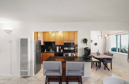 Pacifica Apartment | Charming 2BR Ocean Getaway in Pacifica