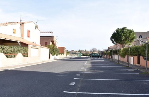 Les Ayguades House | Charming 2BR Pavilion with Pool Access, Terrace, and Parking, 400m from Sea