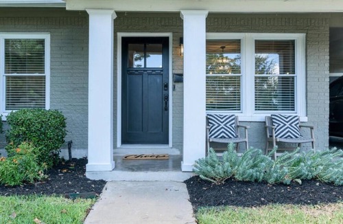 Allandale House | Charming 2BR Retreat - Prime Location in central Austin; spacious yard.