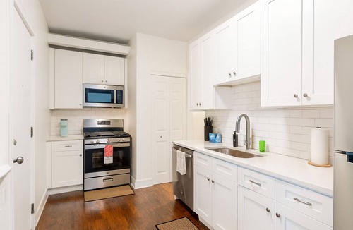 Albany Park Apartment | Charming 2BR Stay Ideal for Long or Short Visits