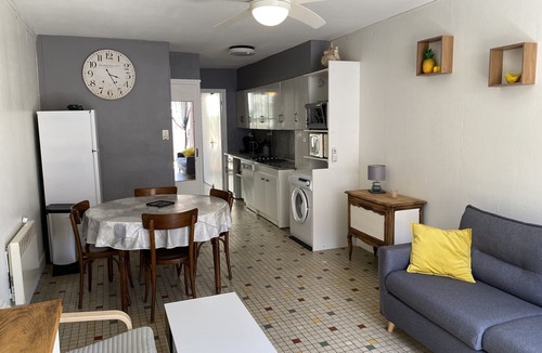 Port-la-Nouvelle Villa | Charming 2BR Villa, Beaches Nearby, Terrace, Modern Amenities, Sleeps 4