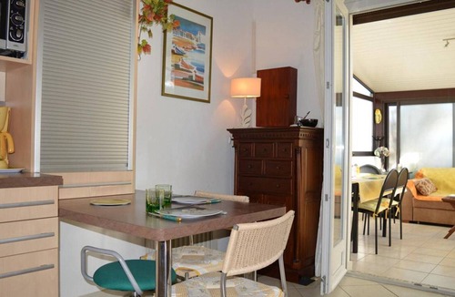 Saint-Cyprien Plage House | Charming 2BR Villa with Terrace, A/C, Pool Access, Near Beach