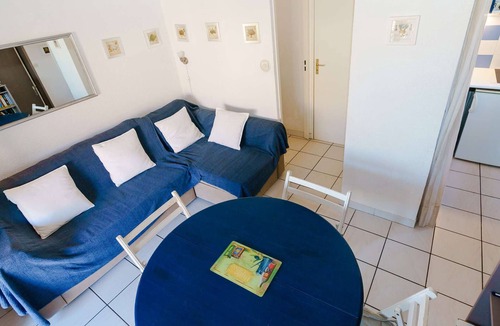 Les Ayguades Villa | Charming 2BR Villa with Pool, Garden, BBQ, Parking – Pets Allowed!