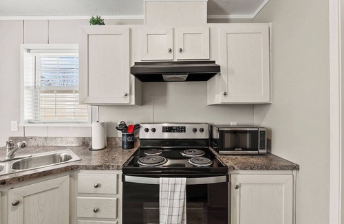 Warren House | Charming 2BR Warren House