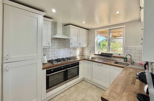 Hendon Apartment | Charming 2BR with a huge Garden