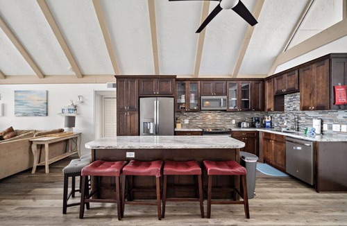Bermuda Beach House | Charming 2nd Row Home with Ocean Views