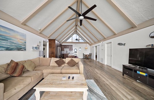 Bermuda Beach House | Charming 2nd Row Home with Ocean Views