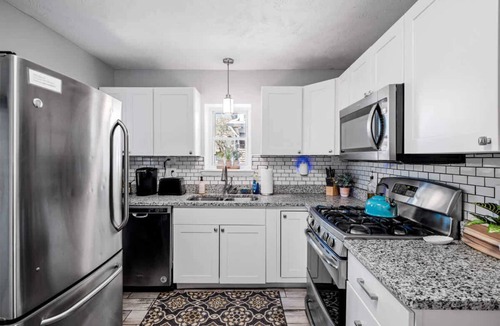 Cleveland House | Charming 3/1.5 Cleveland Home