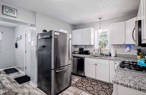 Cleveland House | Charming 3/1.5 Cleveland Home