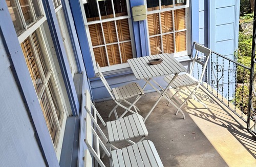 Barton Heights House | Charming 3-2 bedroom bungalow, WiFi, central AC, central Austin. Walkable! nnn