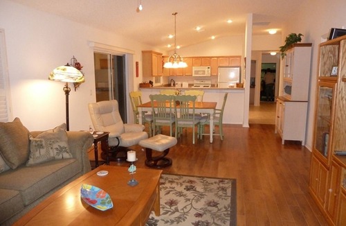 Virginia Trace Villa | Charming 3/2 Virginia Trace Villa, next to Lake Sumter Landing, with golf cart