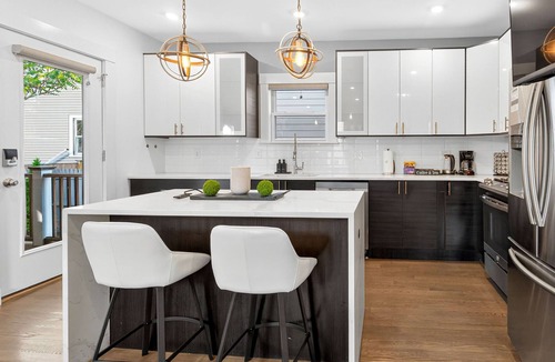 East Somerville House | Charming 3 Bdr w/2 Parking Spots, Kids Play Area