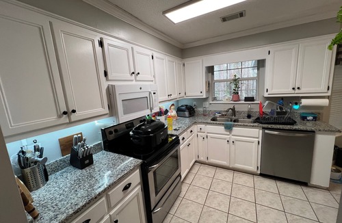 Martinez House | Charming 3 Bed/2 Bath Bungalow for Masters