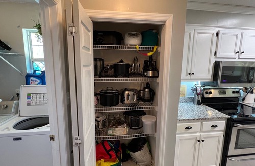 Martinez House | Charming 3 Bed/2 Bath Bungalow for Masters