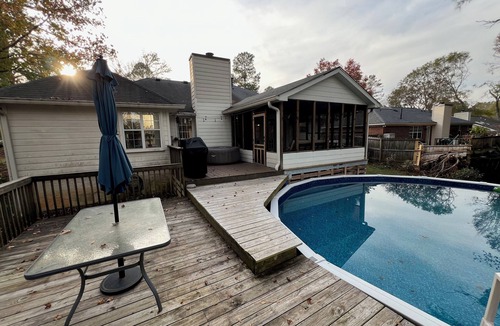 Martinez House | Charming 3 Bed/2 Bath Bungalow for Masters