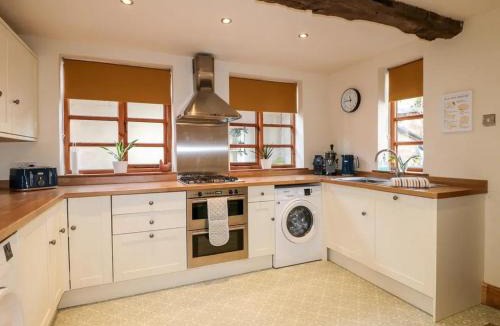 Tean House | Charming 3 Bed Cottage sleeps 5