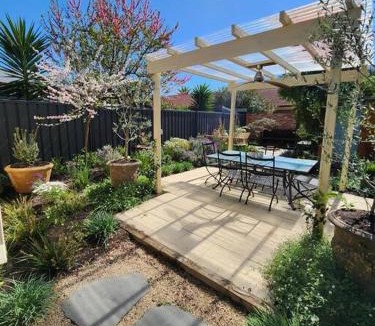 Exeter House | Charming! 3 Bed Garden by Beach