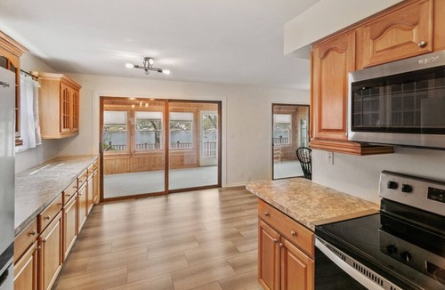 Wonder Lake House | Charming 3 Bed Lakefront Home steps to the water!