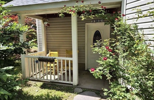 Canadensis House | Charming 3 bed Pocono Mountain Getaway