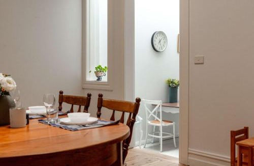 Annandale House | Charming 3 Bed Terrace in Leafy Annandale