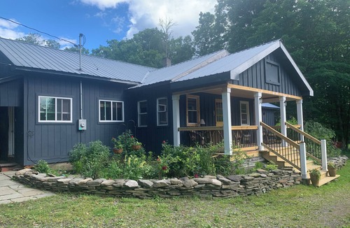 Livingston Manor House | Charming 3-bedroom house with HUGE yard in Livingston Manor