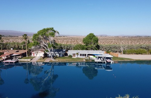 Newberry Springs Cottage | Charming 3-bedroom Lake Front cottage with AC in fantastic Newberry Springs