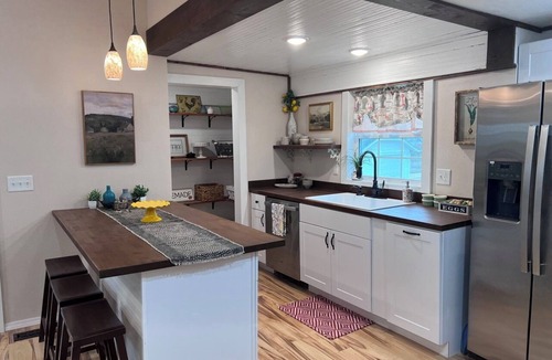 Willow Springs House | Charming 3-bedroom Craftsman house in delightful Willow Springs, MO