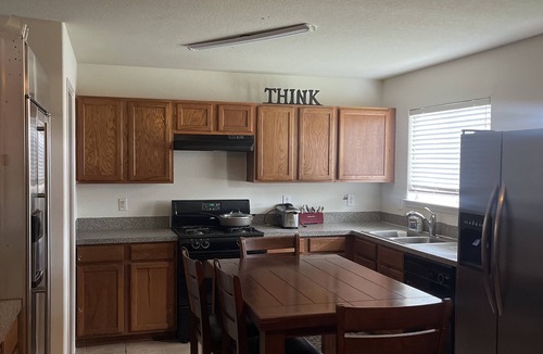 Stafford House | Charming 3-bedroom house in Missouri City with WiFi access