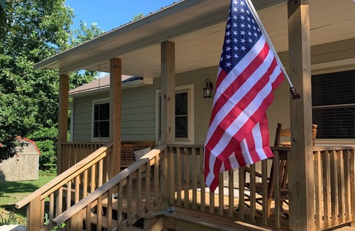 Mountain View Cabin | Charming 3-bedroom cabin with a view, AC/wifi located near Mountain View