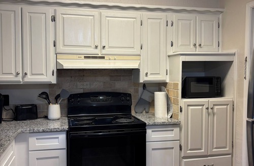 South Oklahoma City House | Charming 3-bedroom house with WiFi, AC in wonderful Oklahoma City