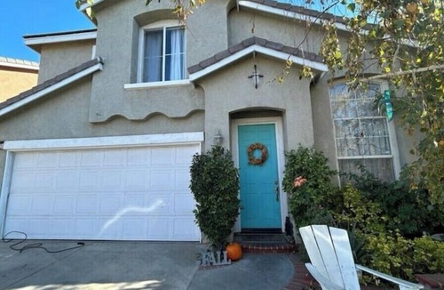 Santa Clarita House | Charming 3 Bedroom Pool &Hot Tub