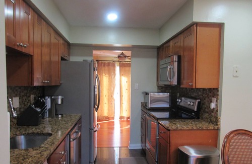 Aspen Hill House | Charming 3-bedroom townhome with AC and WiFi in Silver Spring