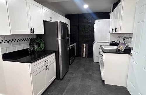Montclair Apartment | Charming 3-bedroom 1.5 bth apartment steps from train to NYC in lovely Montclair