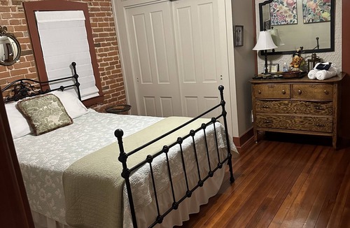 Hermann House | Charming 3 Bedroom 2 Bath Home in Historic Downtown Hermann, Mo.