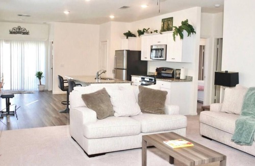 New Caney House | Charming 3-Bedroom 2 Full bath home with Wifi and AC in New Caney, Texas